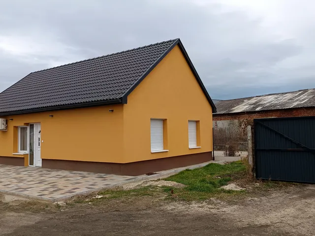 Eladó kereskedelmi és ipari ingatlan Tokod 320 nm