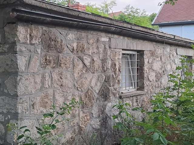 Eladó telek Lábatlan, József Attila u 1000 nm