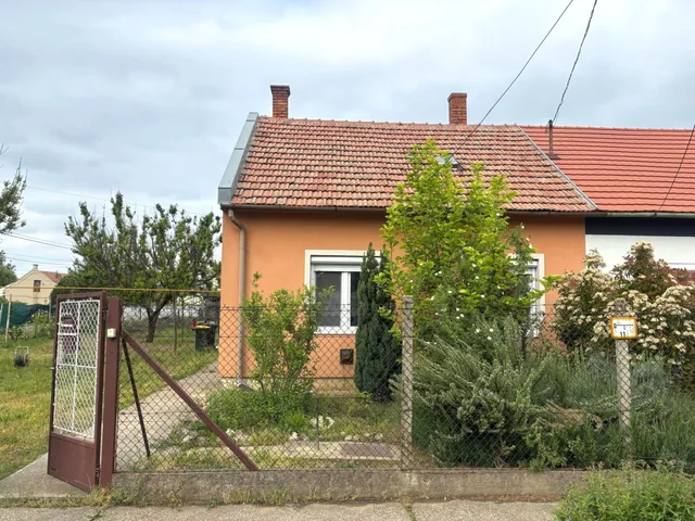 Eladó ház Szolnok, Szandaszőlős 52 nm