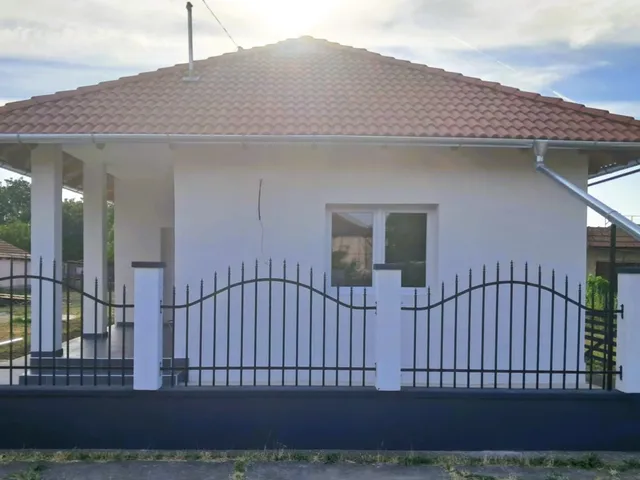 Eladó ház Szajol 81 nm