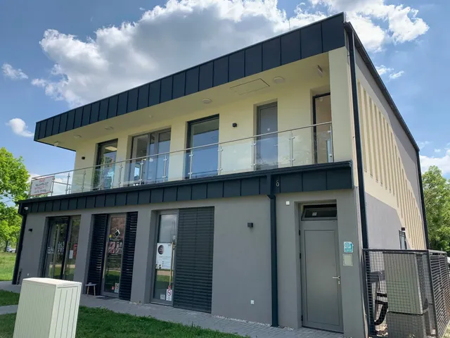 Kiadó kereskedelmi és ipari ingatlan Szolnok, Széchenyi-lakótelep 15 nm