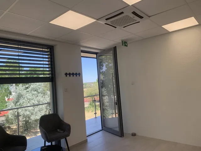 Kiadó kereskedelmi és ipari ingatlan Szolnok, Széchenyi-lakótelep 15 nm