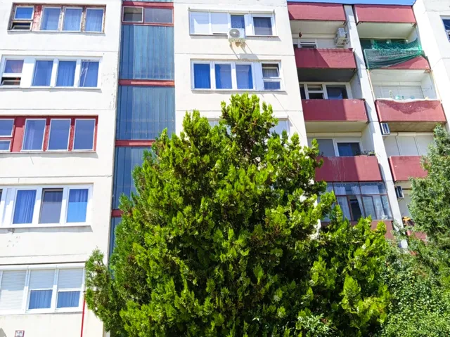 Eladó lakás Szolnok, Széchenyi-lakótelep 54 nm
