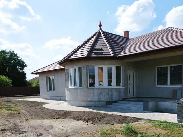 Eladó ház Tiszakécske 139 nm