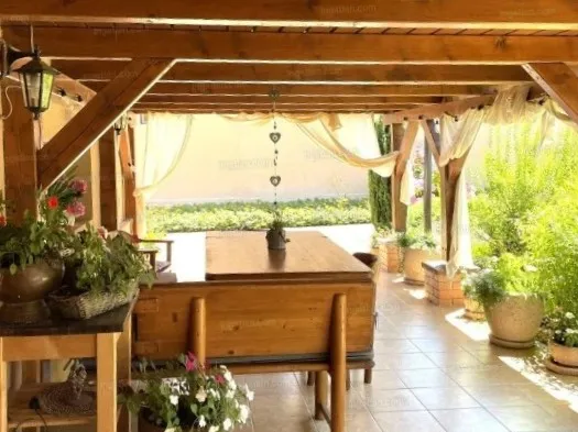 Eladó ház Szajol 192 nm