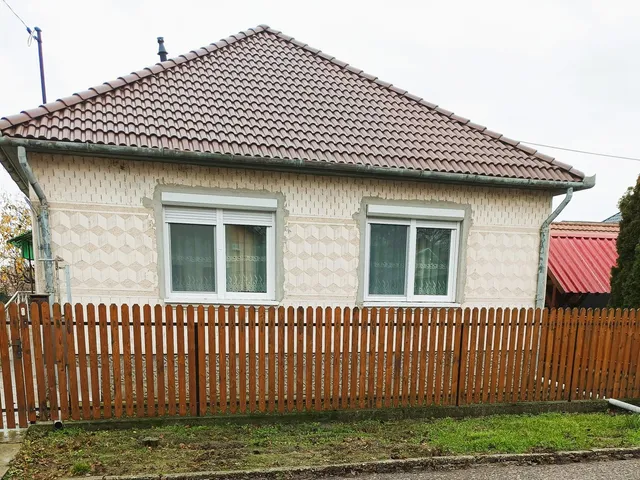 Eladó ház Besenyszög 60 nm