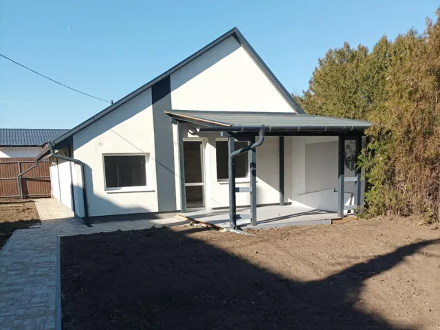 Eladó ház Szolnok, Szandaszőlős 98 nm