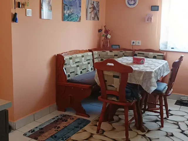 Eladó lakás Tát 80 nm