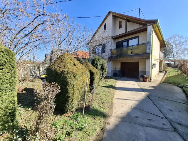 Eladó ház Szolnok, Szandaszőlős 234 nm