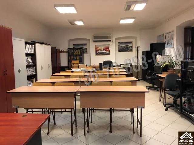 Eladó kereskedelmi és ipari ingatlan Dabas, Városközpont 266 nm