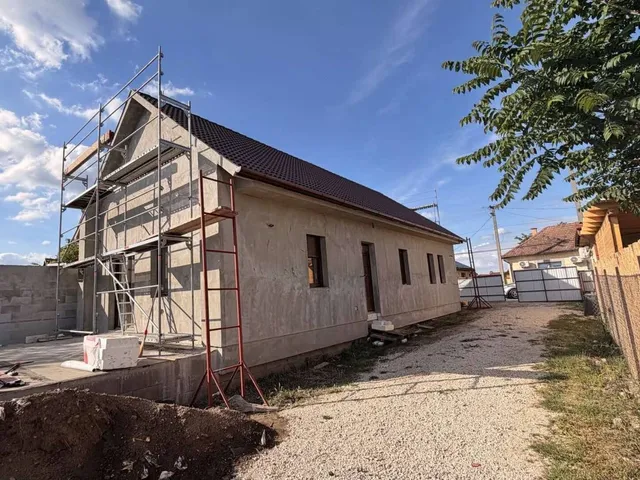 Eladó ház Újhartyán 99 nm
