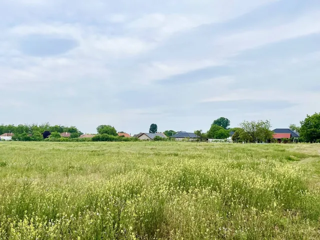 Eladó telek Dabas 20196 nm