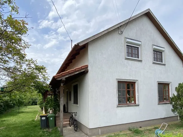 Eladó ház Inárcs 220 nm