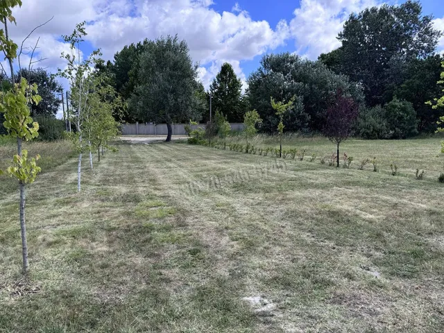 Eladó telek Dabas 24820 nm