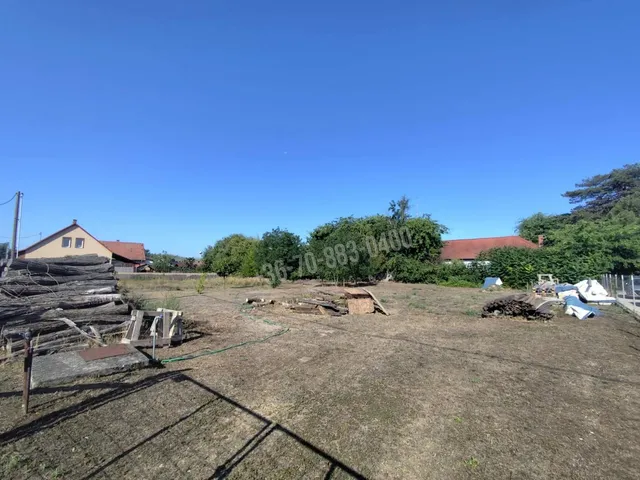 Eladó telek Dabas 1132 nm