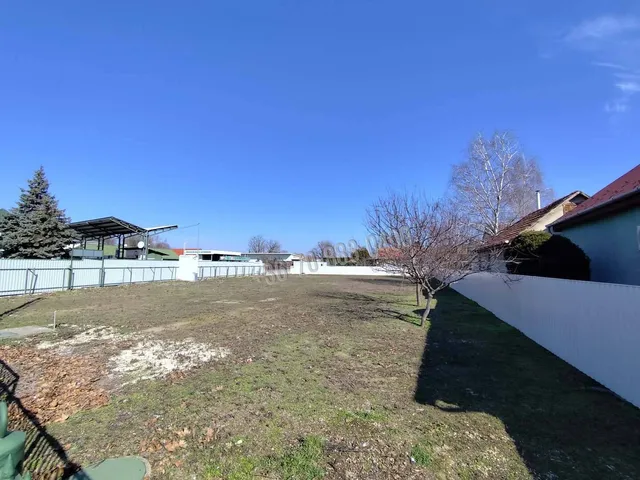 Kiadó telek Dabas, Városközpont 1460 nm