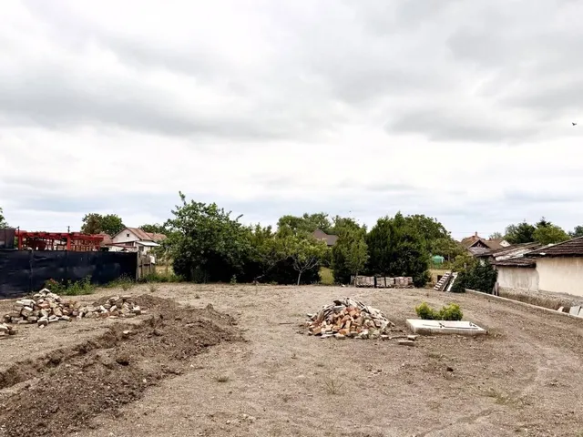 Eladó telek Dabas 1016 nm