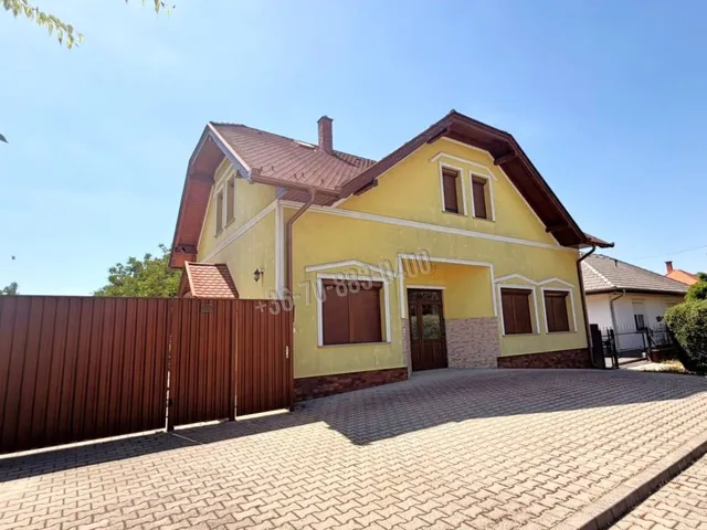 Eladó ház Dabas 235 nm
