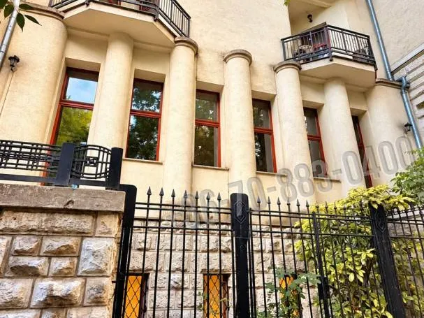 Eladó kereskedelmi és ipari ingatlan Budapest VI. kerület 186 nm