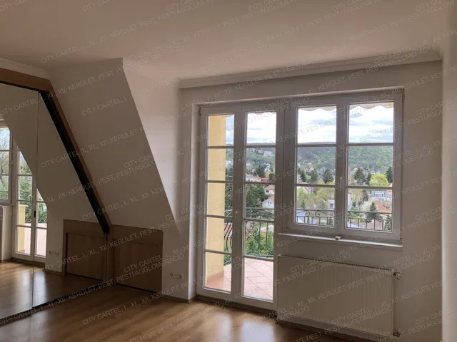 Eladó ház Budapest II. kerület 350 nm