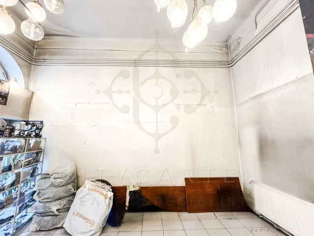 Eladó kereskedelmi és ipari ingatlan Budapest VI. kerület 310 nm
