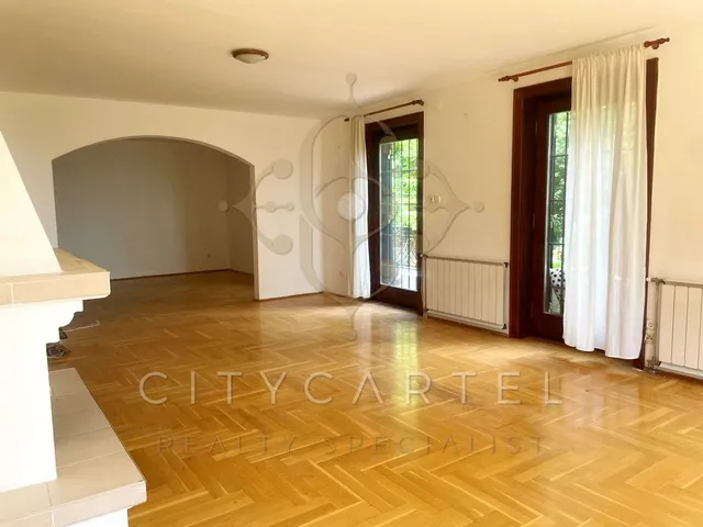 Kiadó ház Budakeszi 350 nm