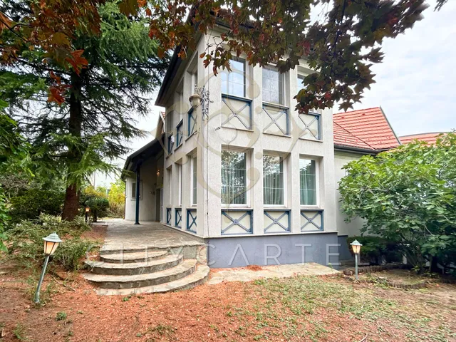 Eladó ház Budapest III. kerület, Táborhegy 401 nm