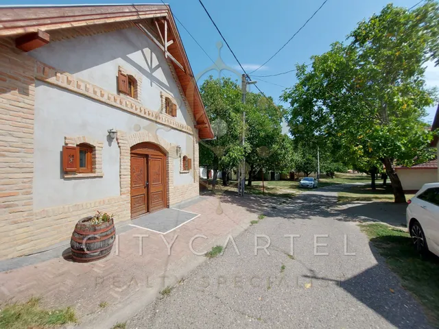 Eladó üdülő és hétvégi ház Bölcske 180 nm