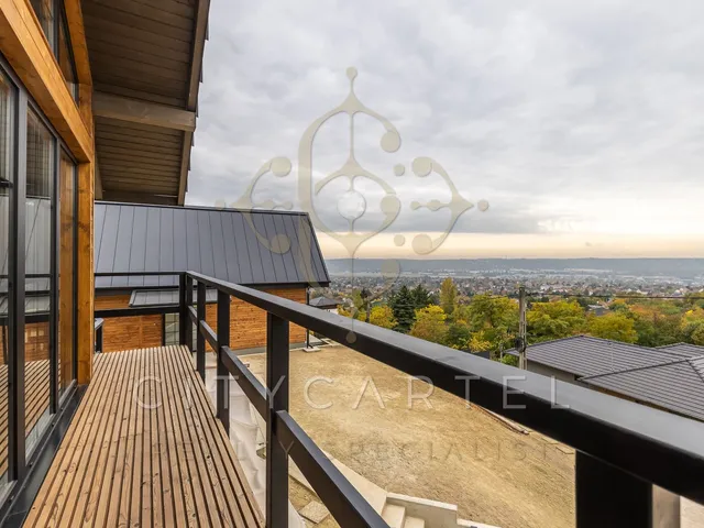 Eladó ház Budaörs 243 nm