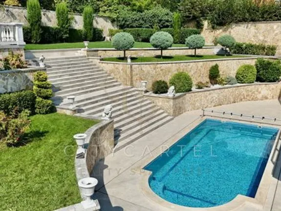 Eladó ház Budapest II. kerület, Adyliget 1120 nm