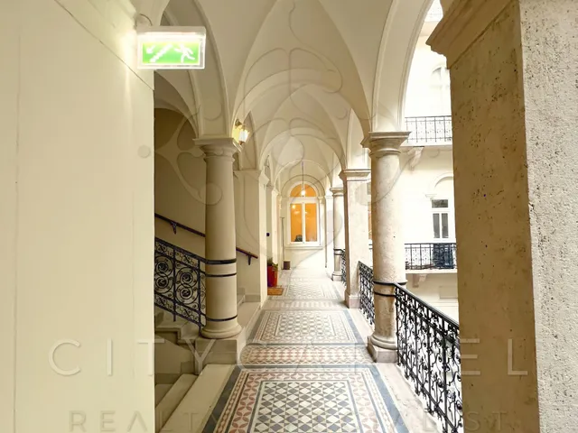 Eladó kereskedelmi és ipari ingatlan Budapest VI. kerület 81 nm