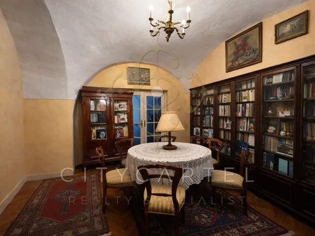 Eladó lakás Budapest I. kerület 135 nm