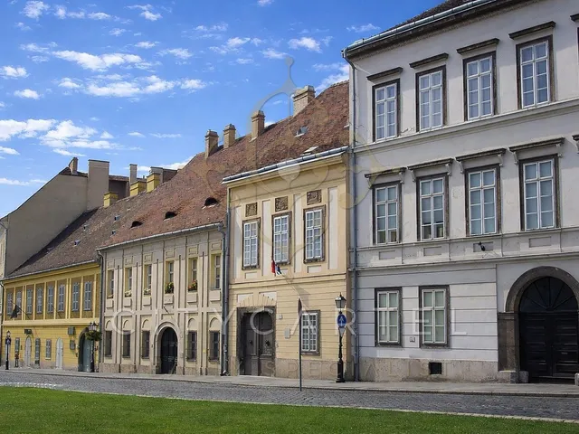 Eladó kereskedelmi és ipari ingatlan Budapest I. kerület 135 nm