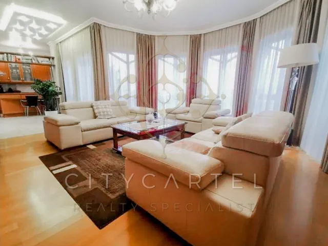 Eladó ház Budapest XII. kerület, Zugliget 530 nm