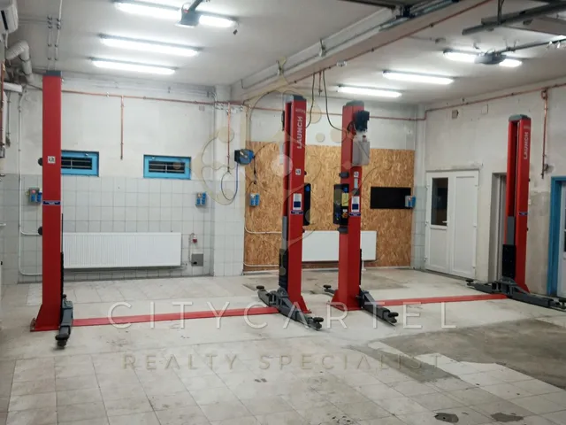 Eladó kereskedelmi és ipari ingatlan Budapest XVIII. kerület, Ganztelep 220 nm