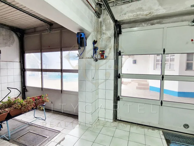 Eladó kereskedelmi és ipari ingatlan Budapest XVIII. kerület, Ganztelep 220 nm