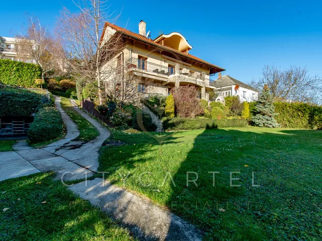 Kiadó ház Budapest XII. kerület, Mártonhegy 300 nm