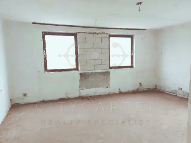 Eladó ház Bölcske 300 nm