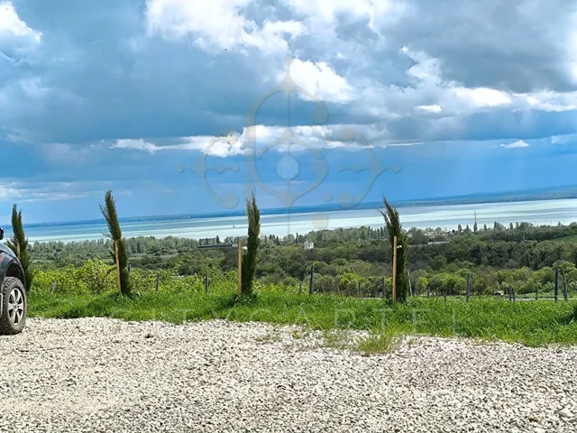 Eladó telek Balatonfüred 2520 nm