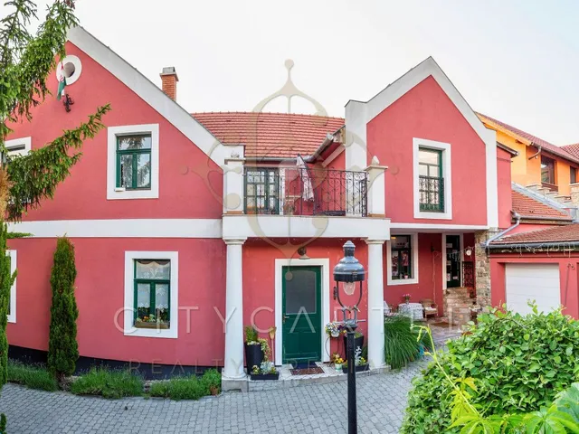 Eladó ház Szentendre, Belváros 311 nm