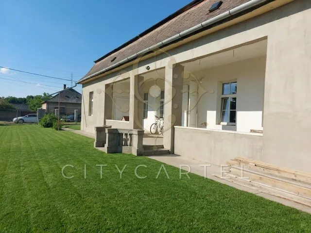 Eladó ház Bölcske 154 nm