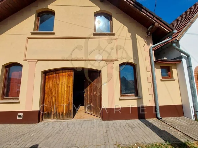 Eladó nyaraló Dunaföldvár 153 nm