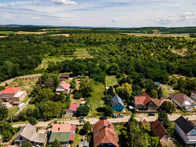 Eladó telek Erdőkertes 1102 nm