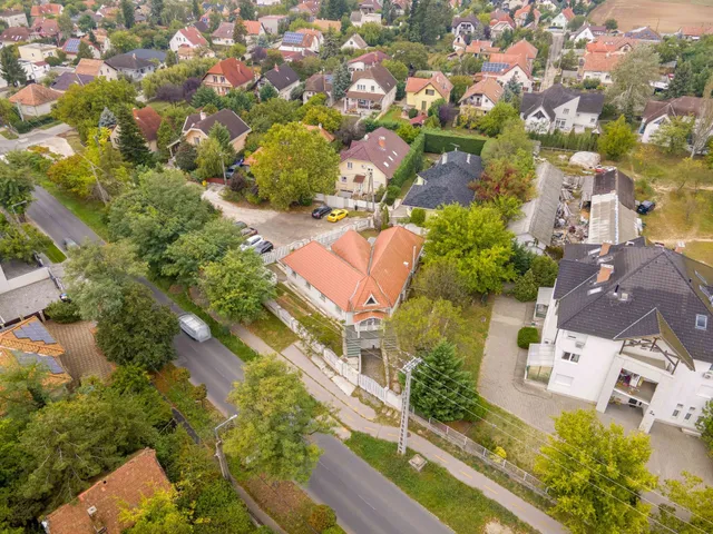 Eladó ház Csömör, Viola utca 341 nm