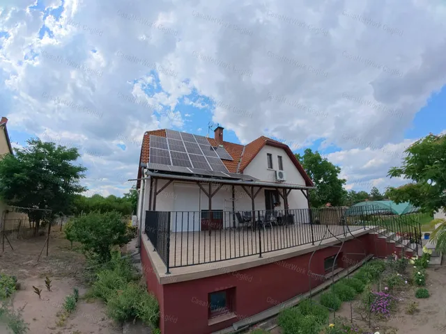 Eladó ház Cegléd 210 nm