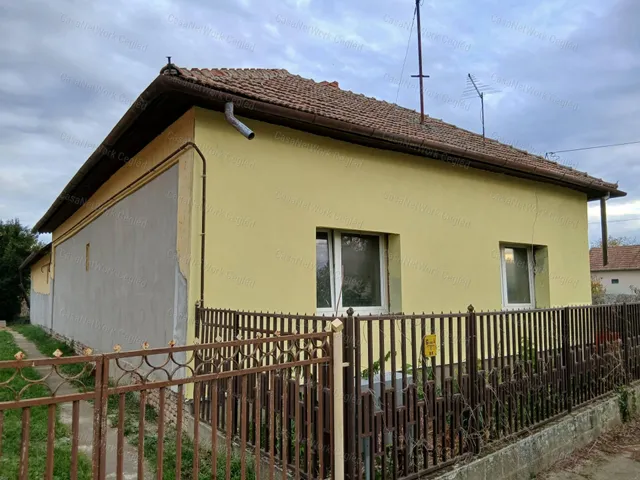 Eladó ház Abádszalók 110 nm