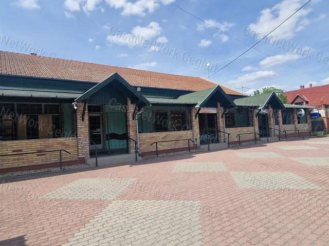 Eladó ház Újszilvás 310 nm