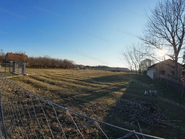 Eladó mezőgazdasági ingatlan Cegléd 4045 nm