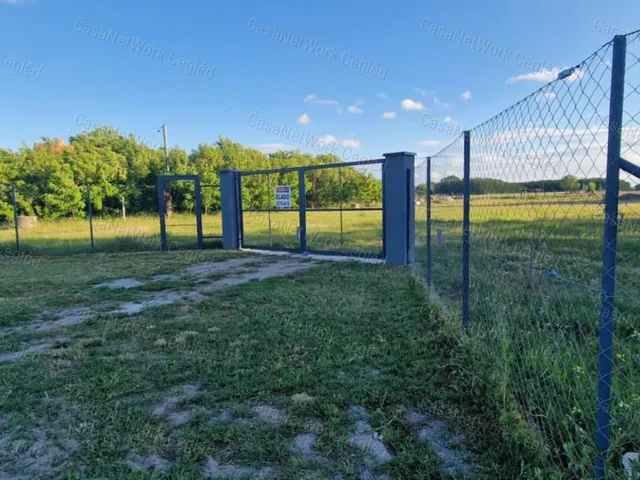 Eladó mezőgazdasági ingatlan Cegléd 4045 nm