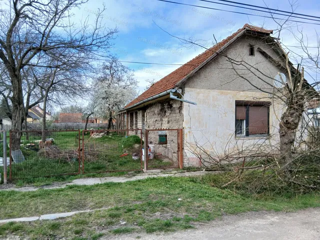 Eladó ház Törtel 87 nm